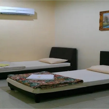 Casavilla Travellers Lodge-2